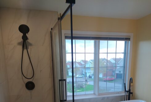 Modern En Suite in Barrhaven