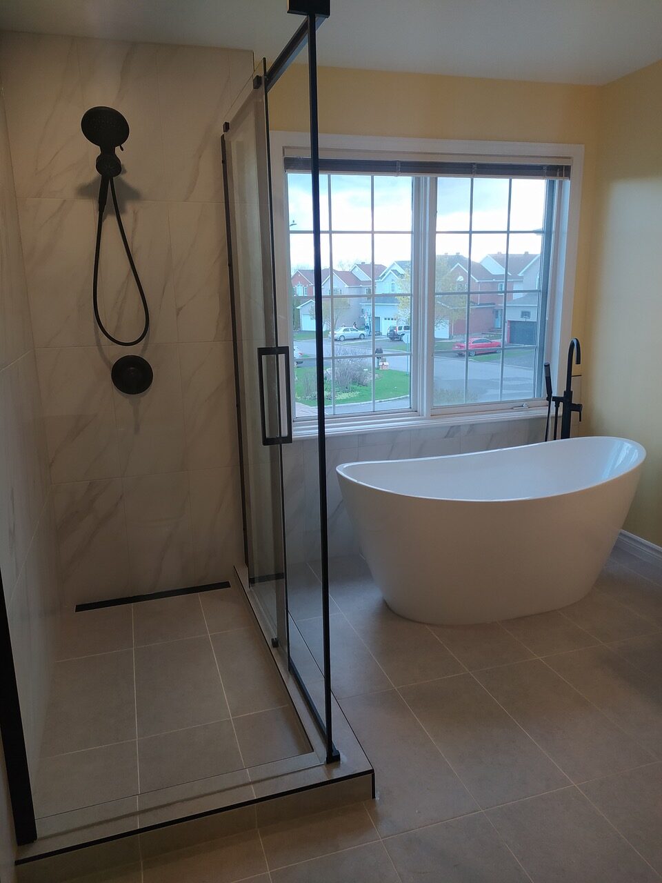 Modern En Suite in Barrhaven