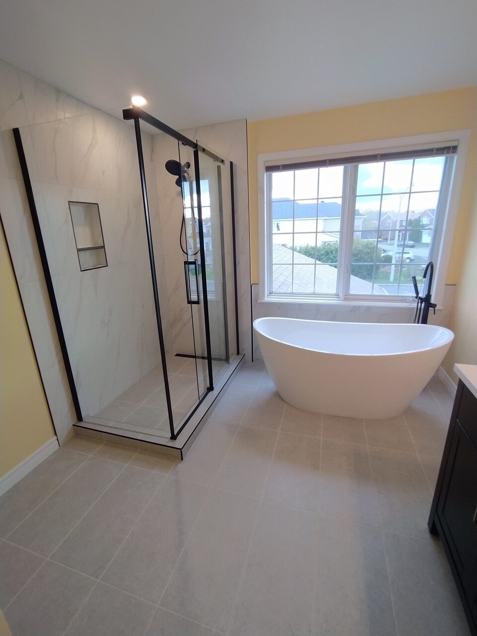 Modern En Suite in Barrhaven